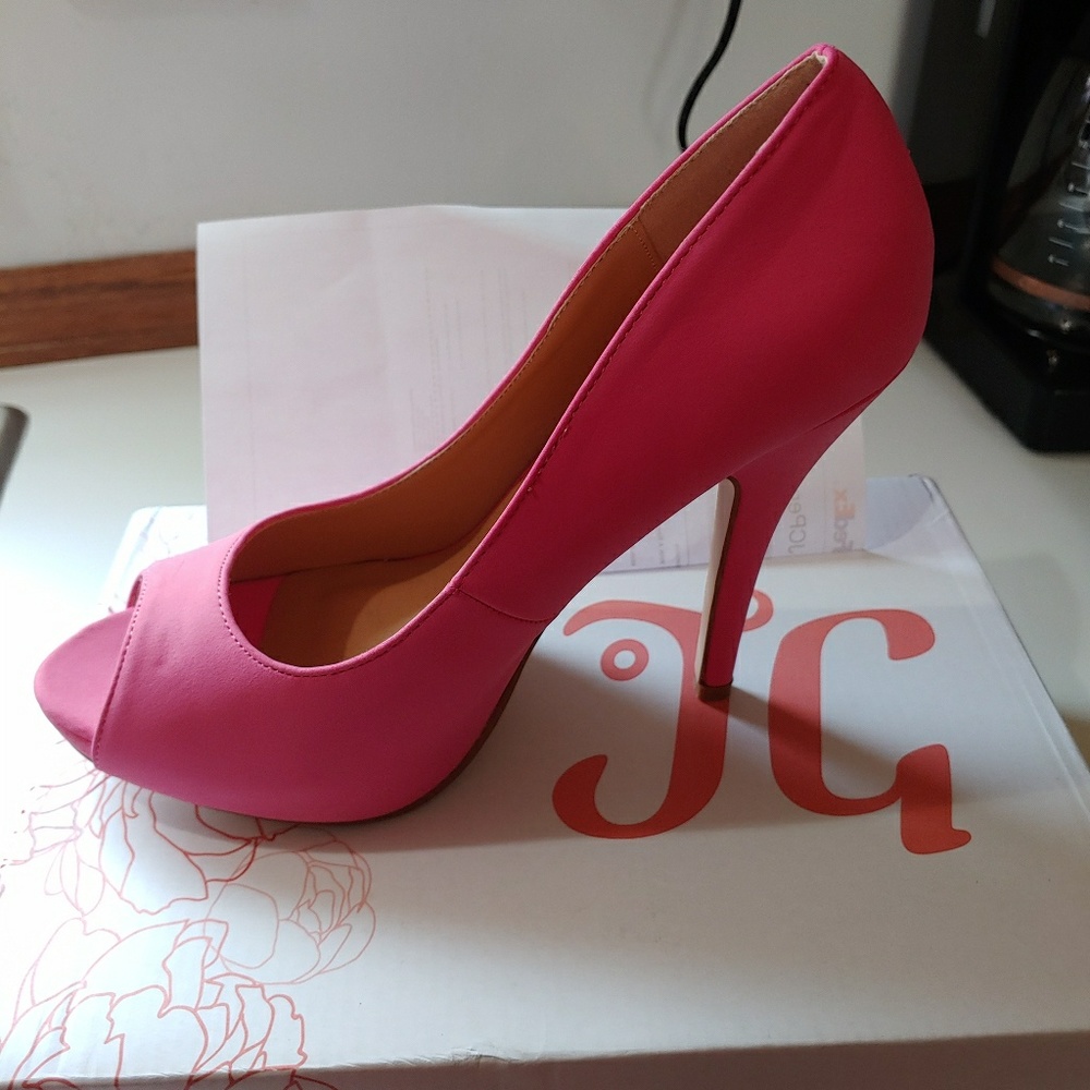 Journee Lois Hot Pink Pumps